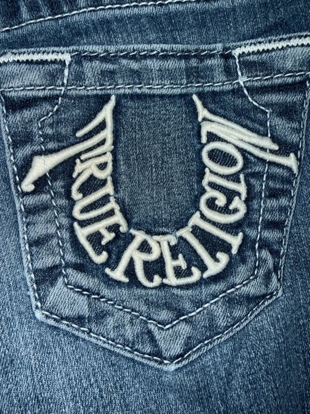 True Religion Billie Straight Embroidered Pockets Jeans - Picture 9 of 16